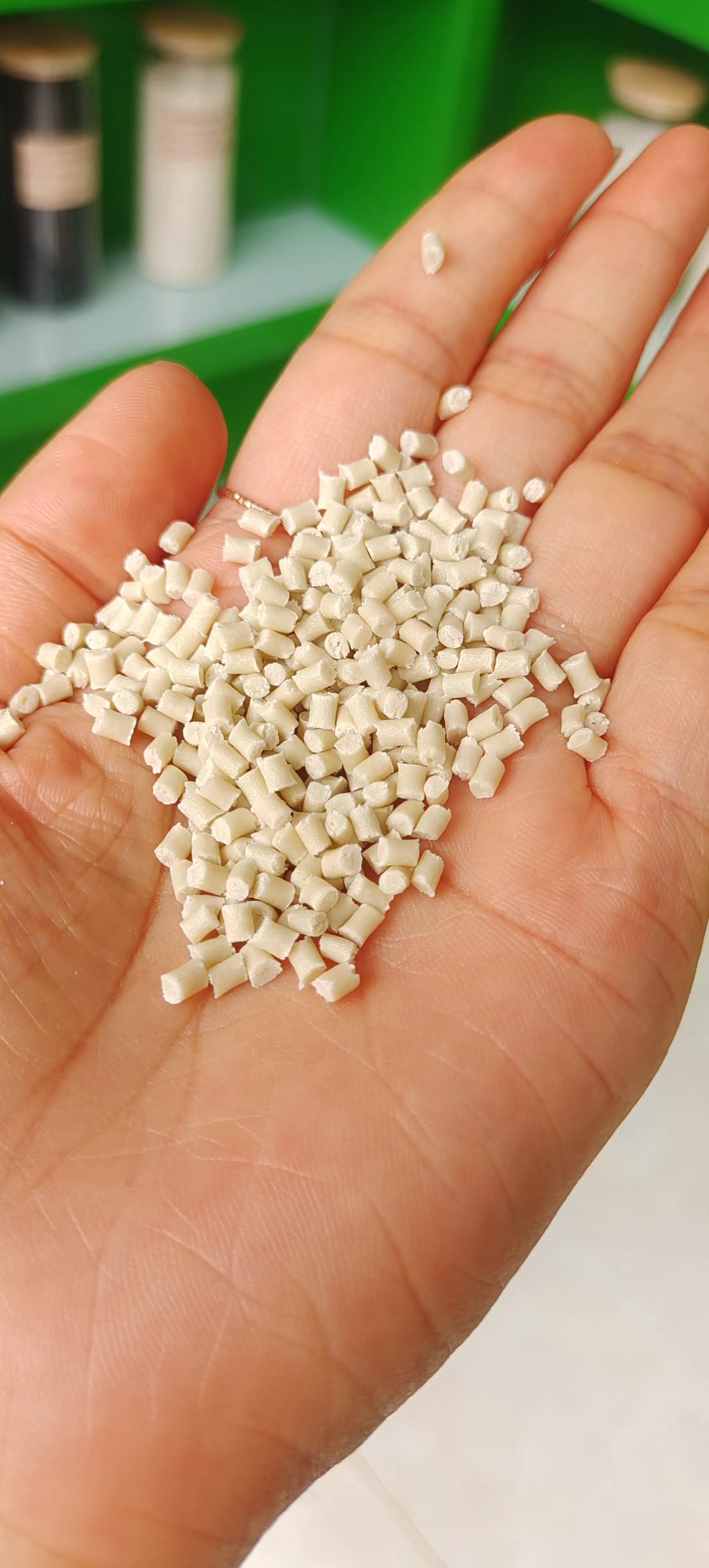 ��ݸ��ʯ��