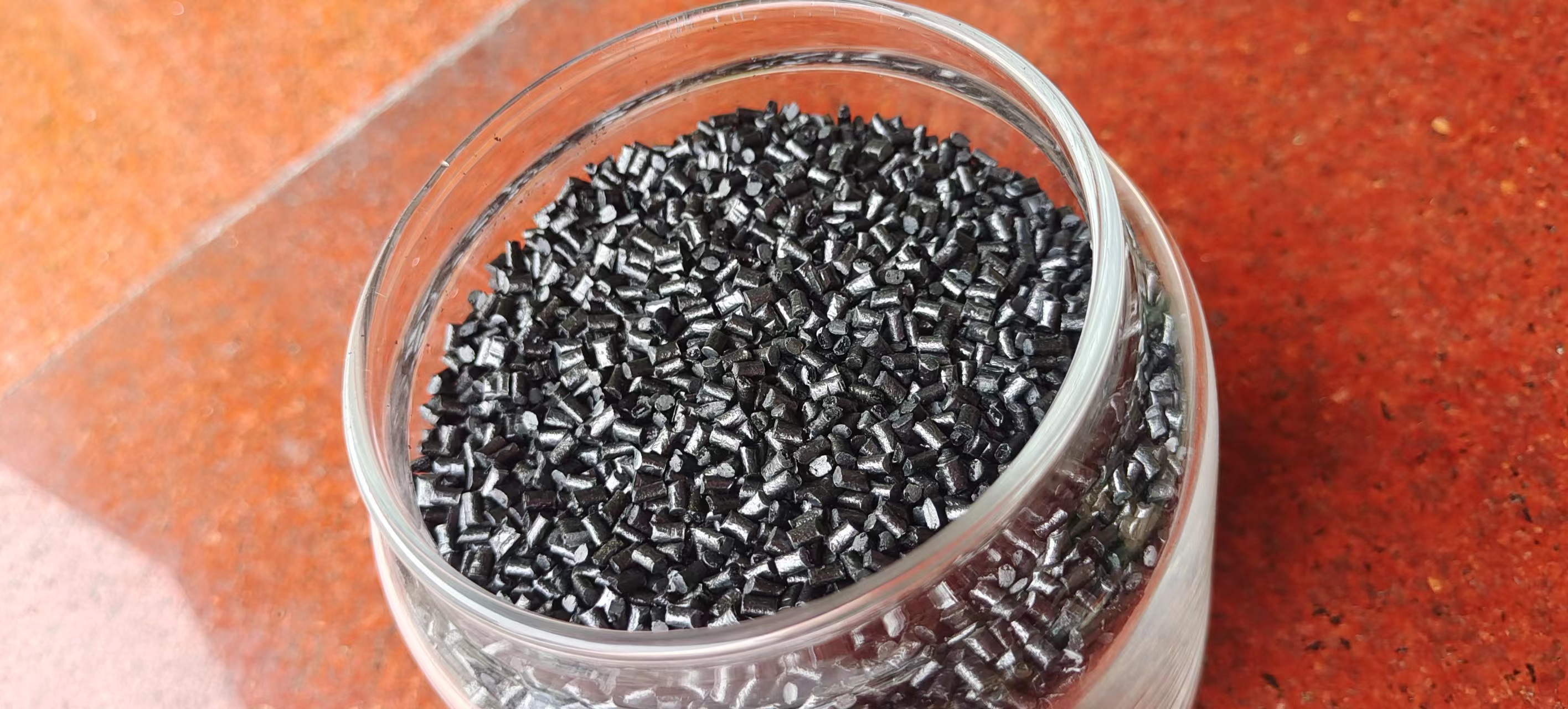 ��ݸ��ʯ��